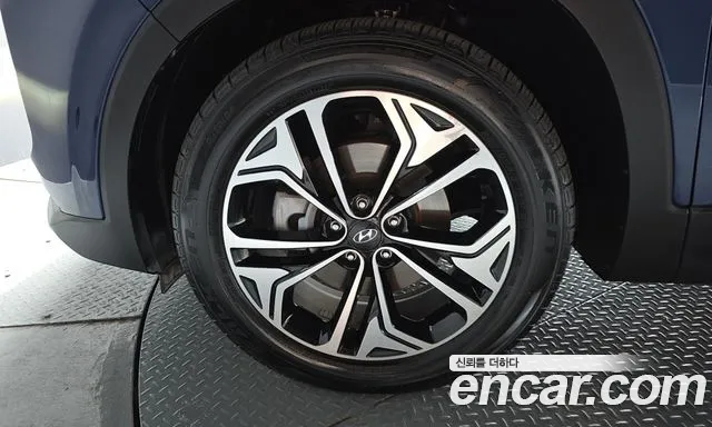 Hyundai Santa Fe 2018 thumb 4