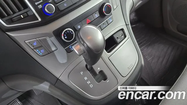 Hyundai Starex 2019 thumb 9