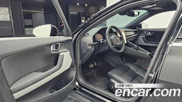 Polestar 2 2022 thumb 10