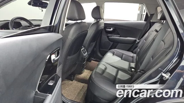 Kia Niro 2018 thumb 10