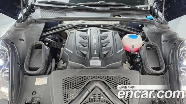 Porsche Macan 2014 thumb 6