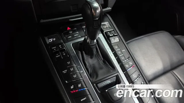 Porsche Macan 2014 thumb 9