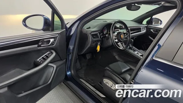 Porsche Macan 2014 thumb 10