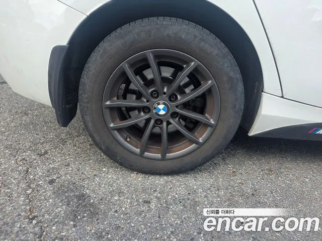 BMW 1-Series 2012 thumb 5