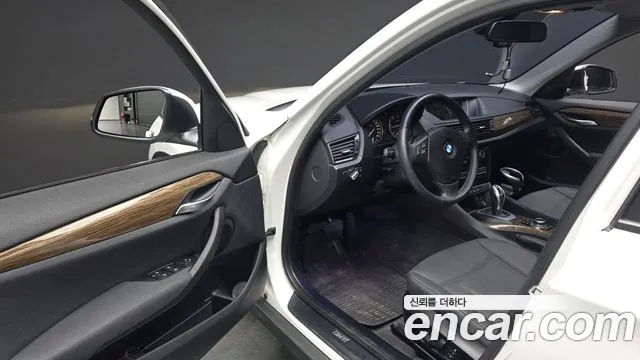 BMW X1 2014 thumb 10