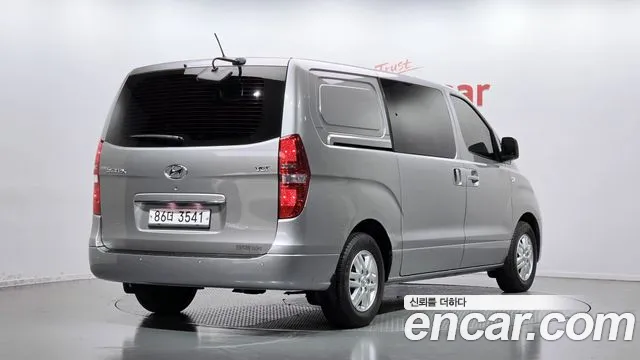 Hyundai Starex 2015 thumb 2