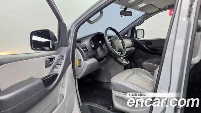 Hyundai Starex 2015 thumb 10