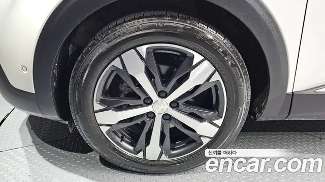 Peugeot 3008 2018 thumb 5