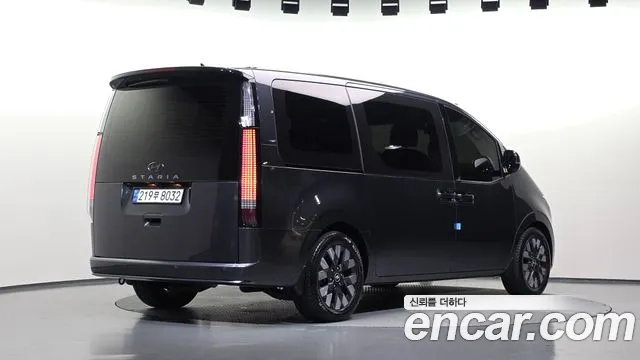 Hyundai Staria 2022 thumb 2