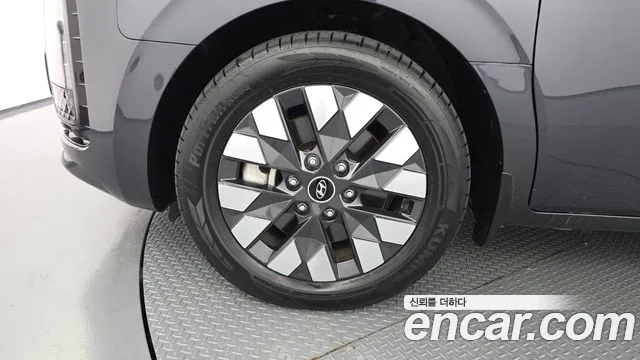 Hyundai Staria 2022 thumb 5