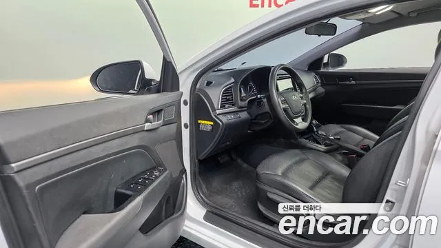 Hyundai Avante 2017 thumb 9