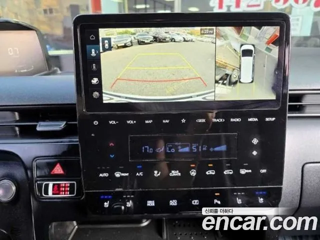 Hyundai Staria 2023 thumb 8