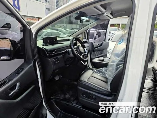 Hyundai Staria 2023 thumb 9
