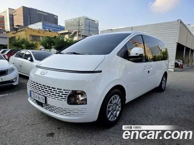 Hyundai Staria 2023 thumb 11