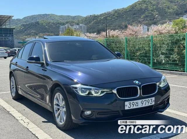 BMW 3-Series 2017 thumb 2