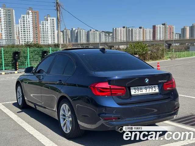 BMW 3-Series 2017 thumb 5