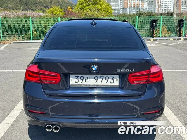 BMW 3-Series 2017 thumb 6