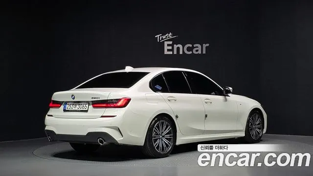 BMW 3-Series 2020 thumb 2