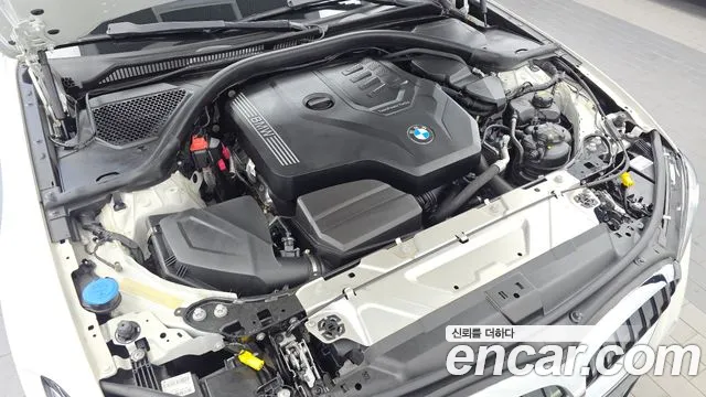 BMW 3-Series 2020 thumb 6