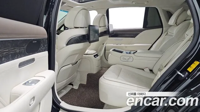 Genesis G90 2022 thumb 11