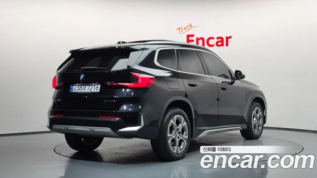 BMW X1 2023 thumb 2