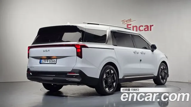 Kia Carnival 2024 thumb 2
