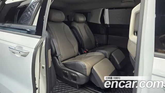 Kia Carnival 2024 thumb 11