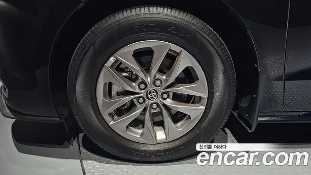 Toyota Sienna 2024 thumb 4
