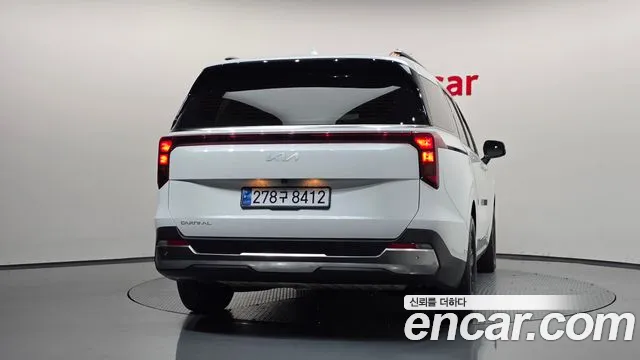 Kia Carnival 2023 thumb 4