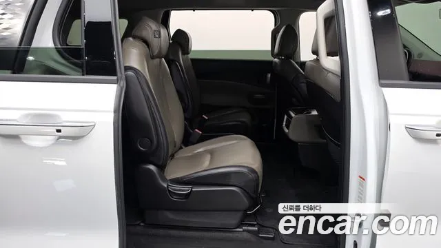 Kia Carnival 2023 thumb 11