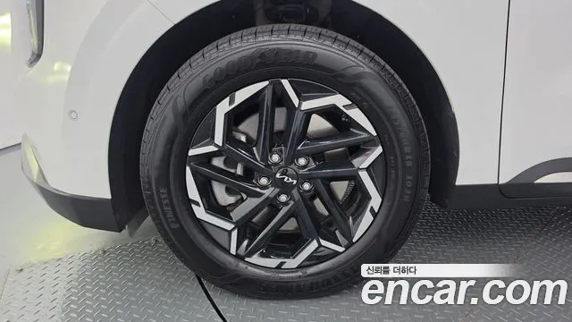 Kia Carnival 2023 thumb 5