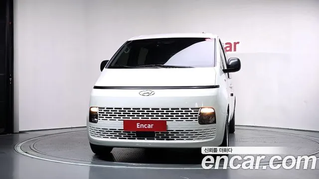 Hyundai Staria 2023 thumb 3