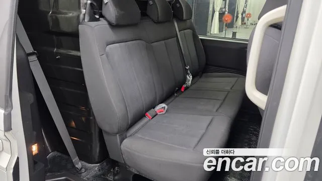 Hyundai Staria 2023 thumb 11