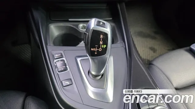 BMW 1-Series 2015 thumb 9
