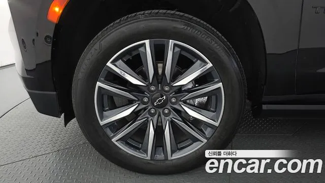 ChevroletGMDaewoo Tahoe 2023 thumb 5