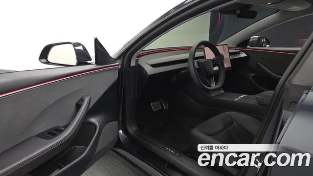 Tesla Model 3 2025 thumb 10