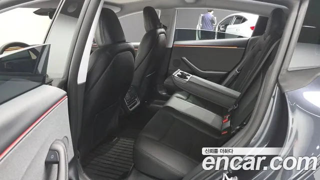 Tesla Model 3 2025 thumb 11