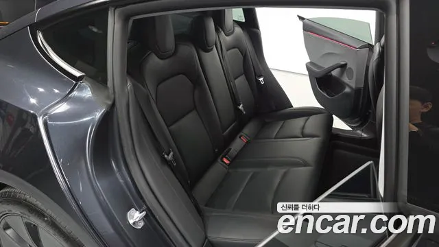 Tesla Model 3 2025 thumb 12