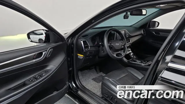 Hyundai Grandeur 2017 thumb 10