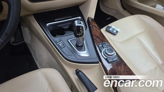 BMW 3-Series 2013 thumb 9
