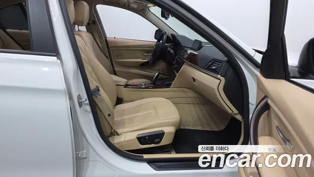 BMW 3-Series 2013 thumb 11