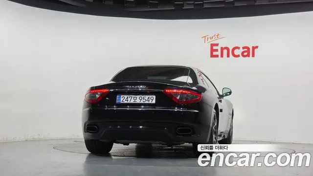 Maserati GranTurismo 2015 thumb 4