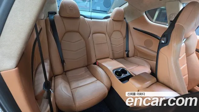 Maserati GranTurismo 2015 thumb 12