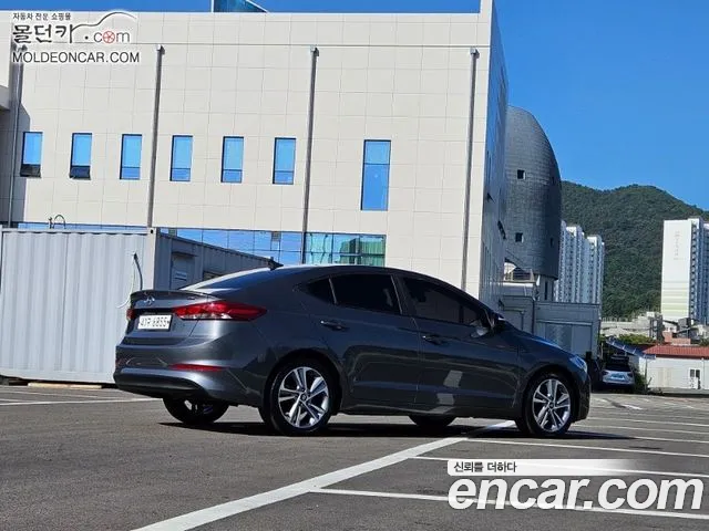 Hyundai Avante 2017 thumb 2