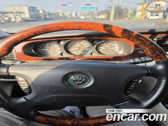 Jaguar XJ-6 2004 thumb 6