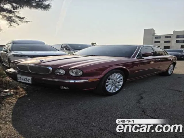 Jaguar XJ-6 2004 thumb 11