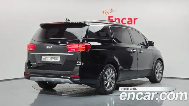 Kia Carnival 2019 thumb 2