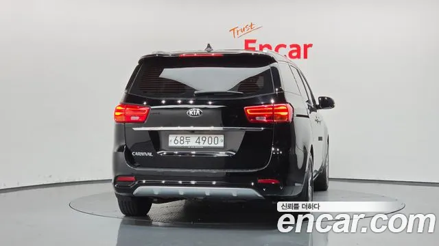 Kia Carnival 2019 thumb 4