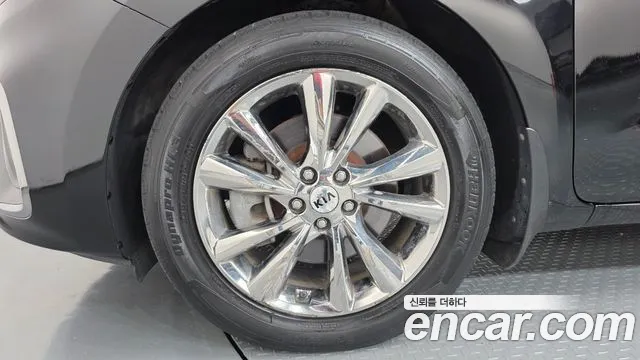 Kia Carnival 2019 thumb 5
