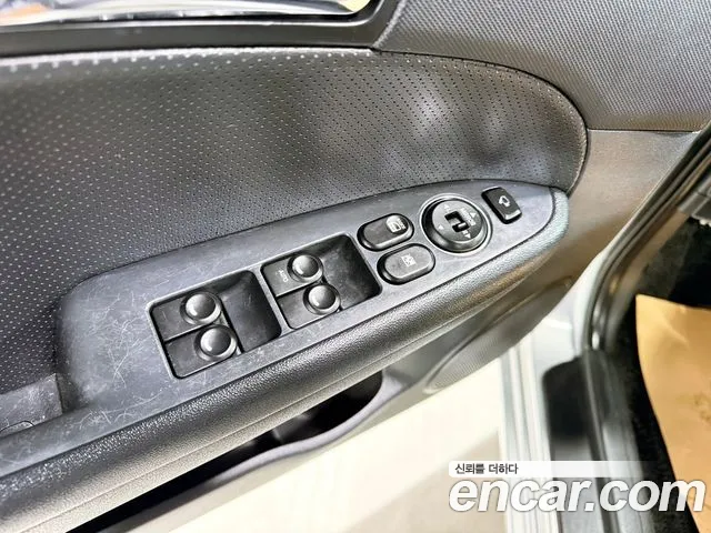 Hyundai i30 2009 thumb 9